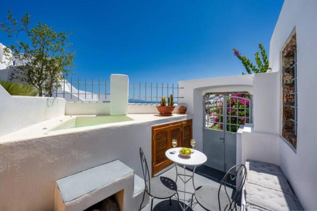 Petit Village Fira  Eksteriør billede